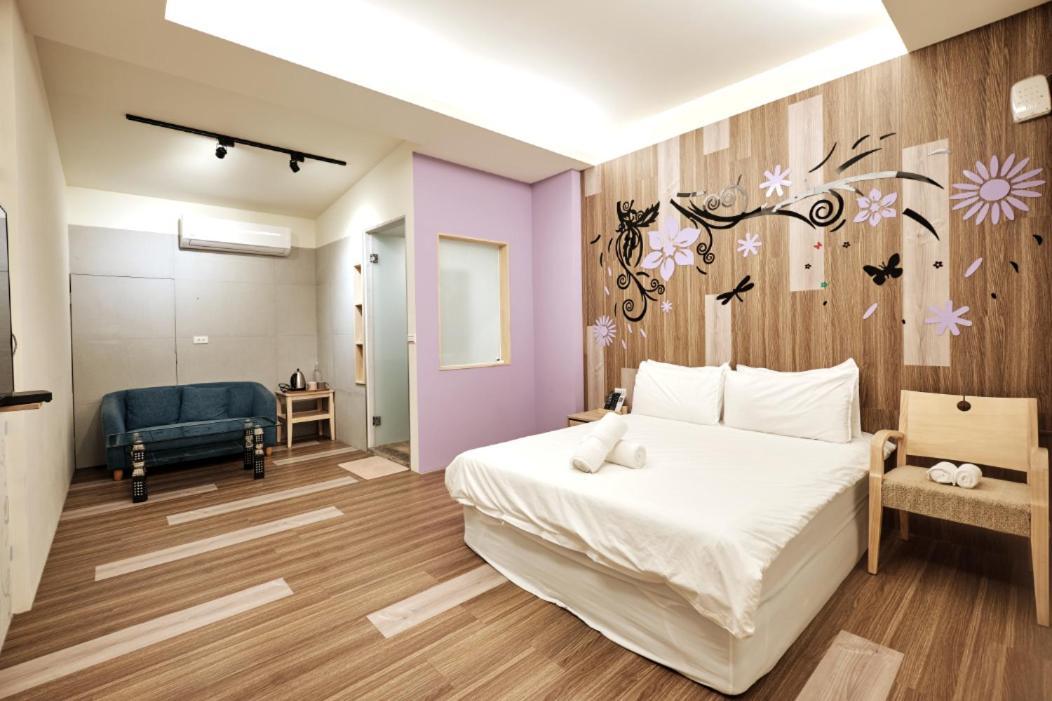 小黑琵416輕旅 Little Happy Hostel Tainan Dış mekan fotoğraf