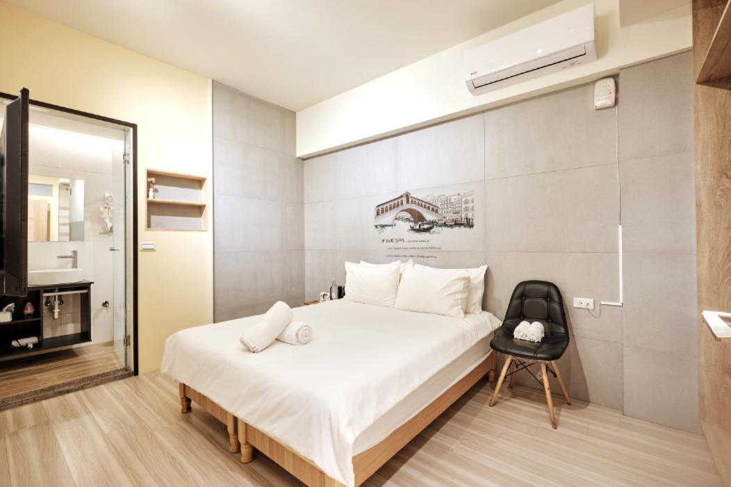 小黑琵416輕旅 Little Happy Hostel Tainan Dış mekan fotoğraf